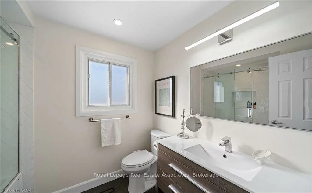 1550, Woodeden, Lorne Park, Mississauga