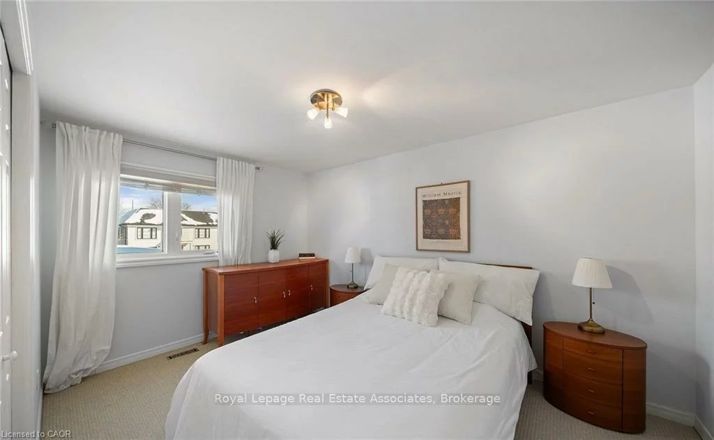 1550, Woodeden, Lorne Park, Mississauga