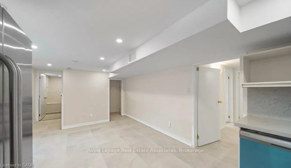 1550, Woodeden, Lorne Park, Mississauga