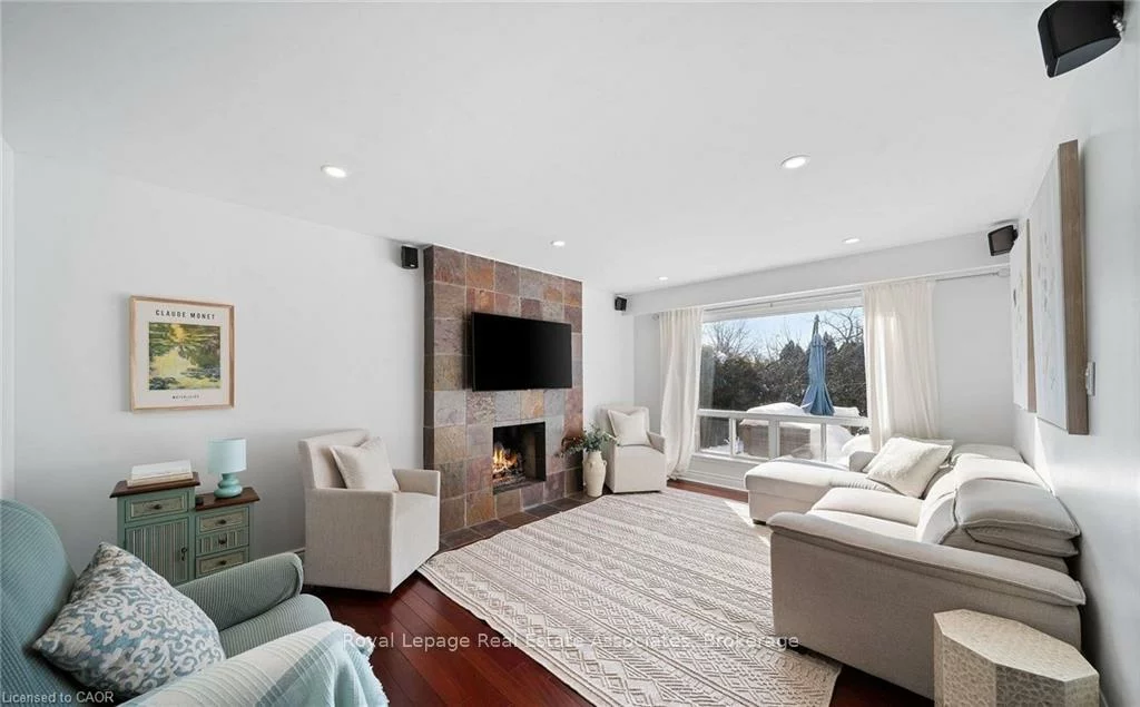 1550, Woodeden, Lorne Park, Mississauga