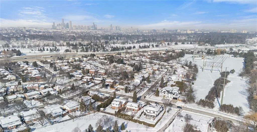 1550, Woodeden, Lorne Park, Mississauga