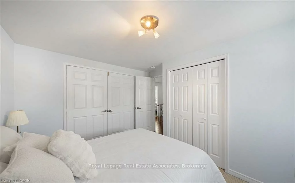 1550, Woodeden, Lorne Park, Mississauga