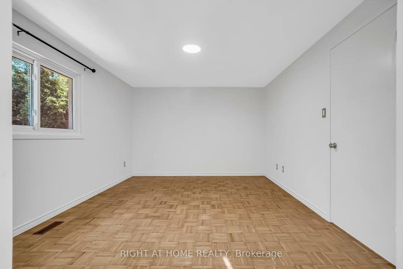 6842, Avila, Meadowvale, Mississauga