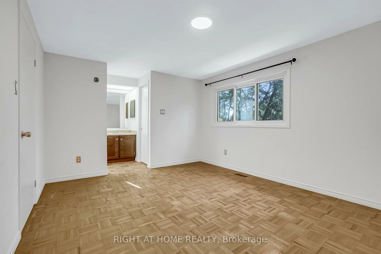 6842, Avila, Meadowvale, Mississauga