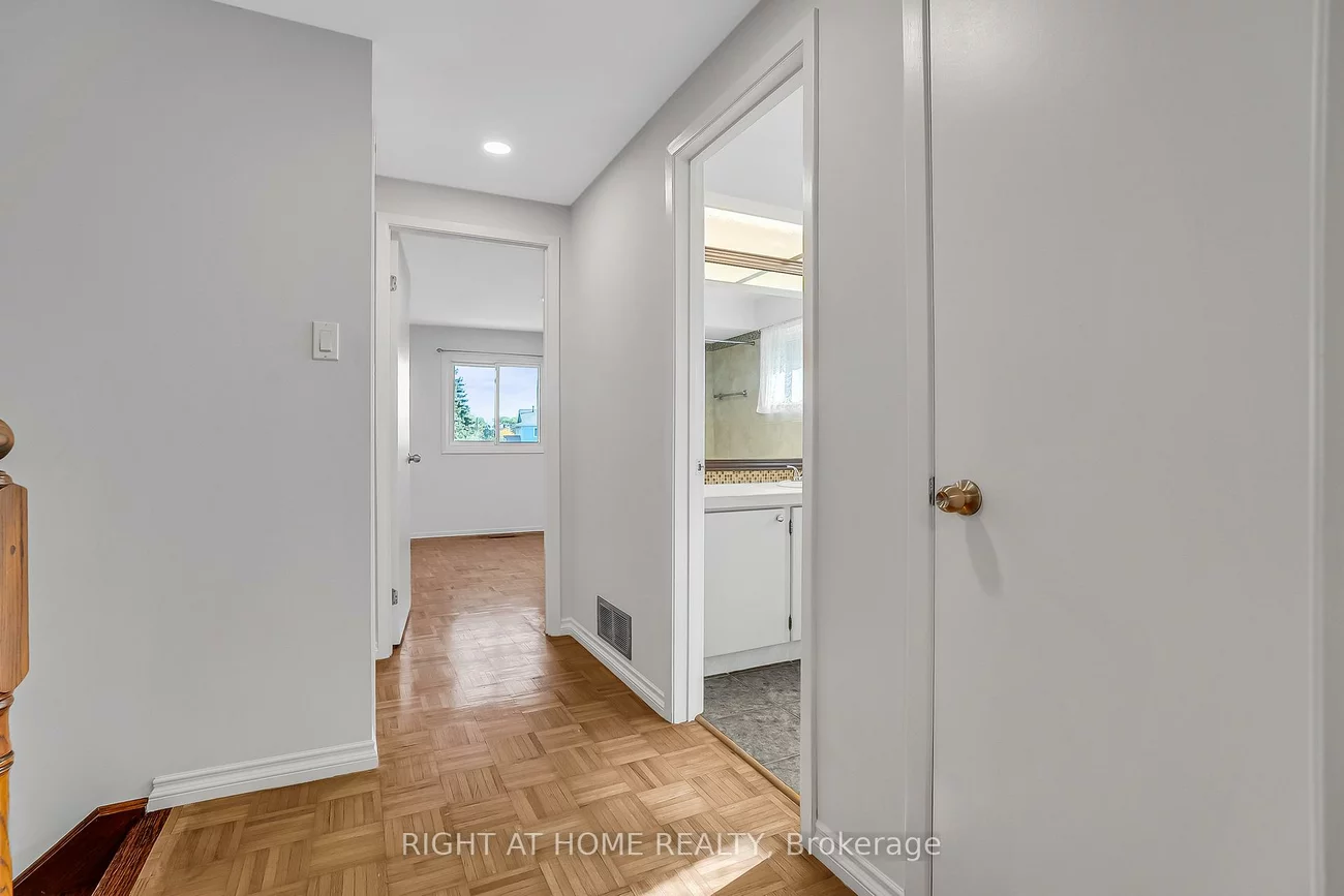 6842, Avila, Meadowvale, Mississauga