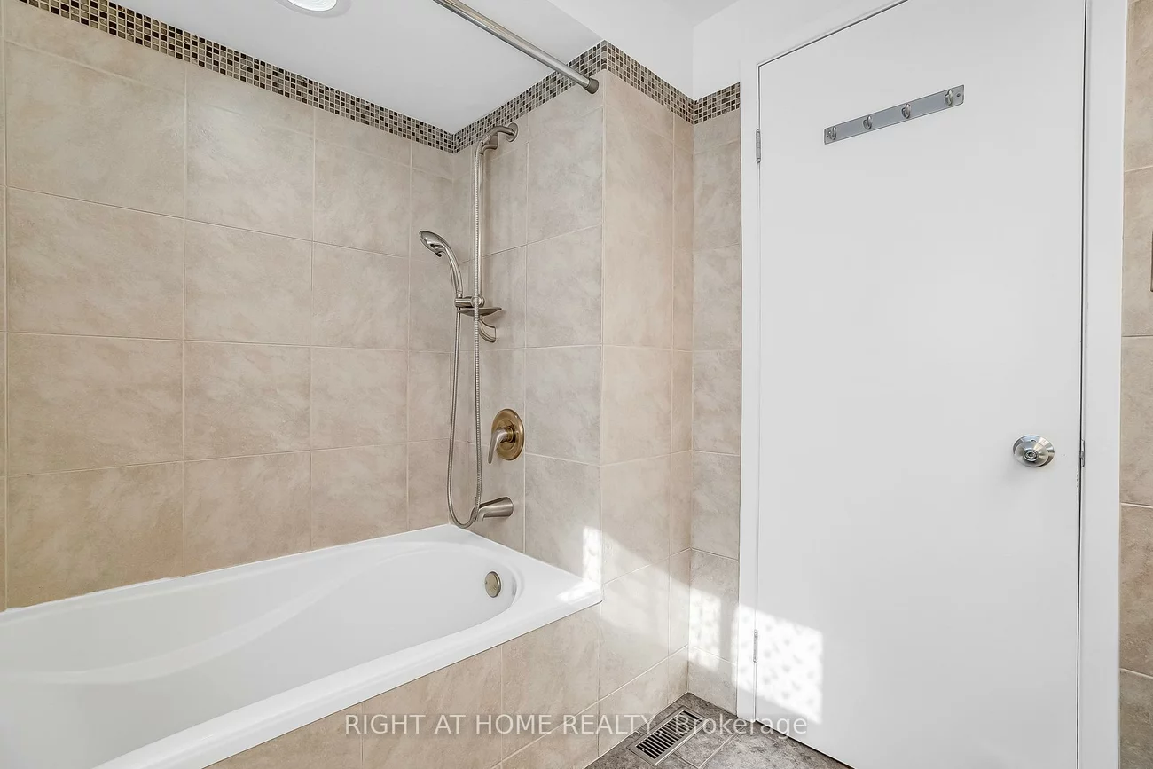 6842, Avila, Meadowvale, Mississauga