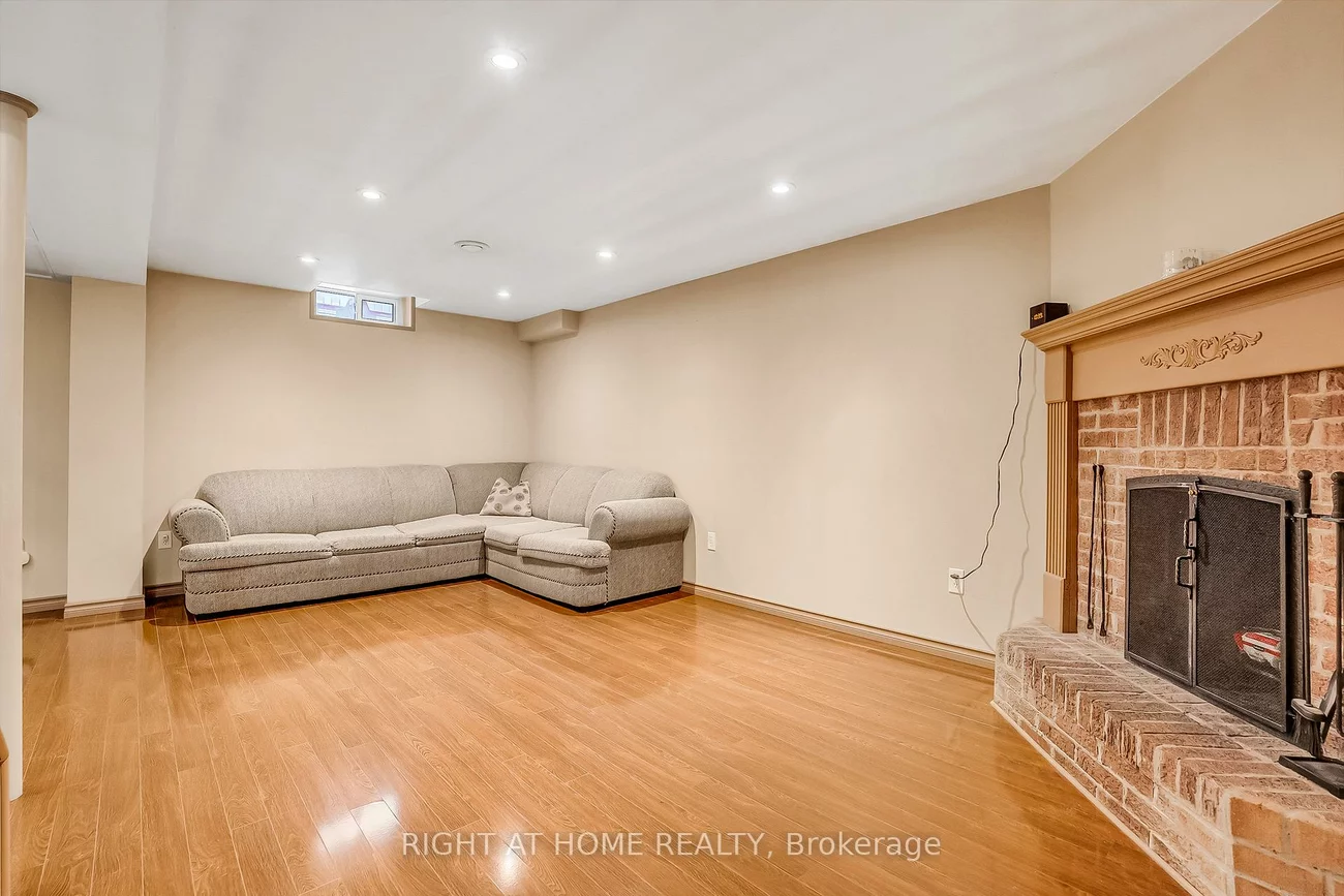 6842, Avila, Meadowvale, Mississauga