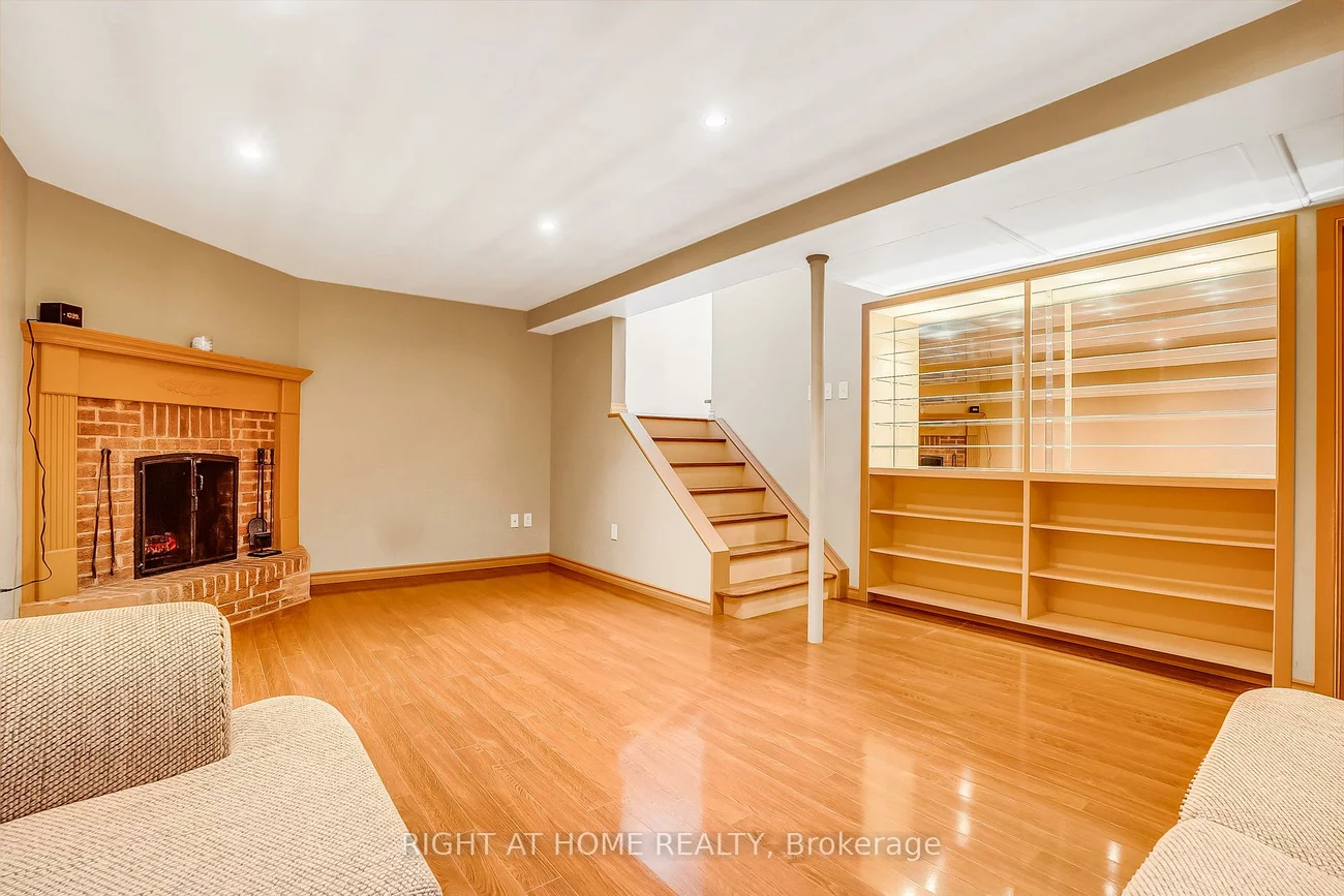 6842, Avila, Meadowvale, Mississauga