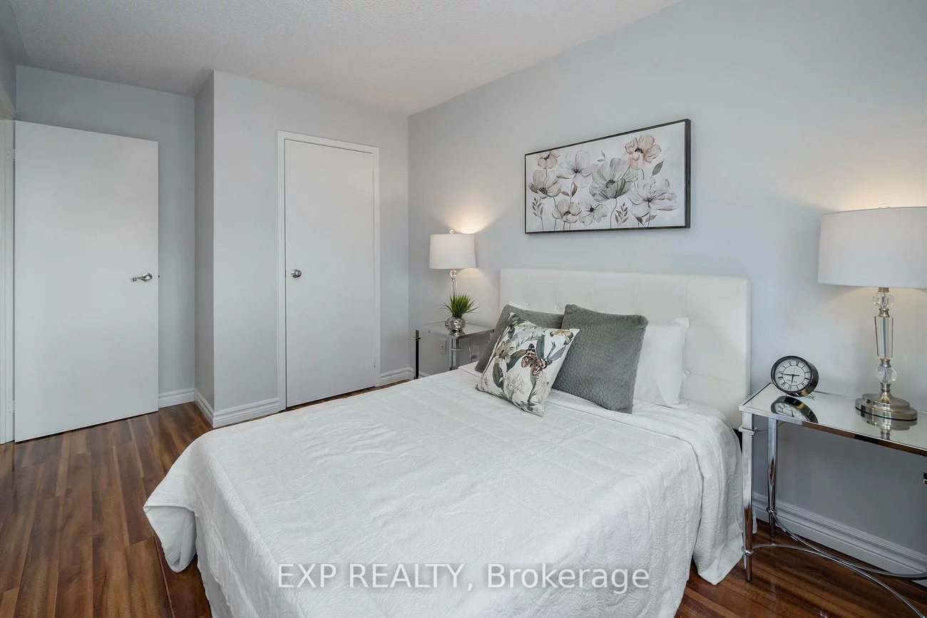 760, Ashprior, Hurontario, Mississauga