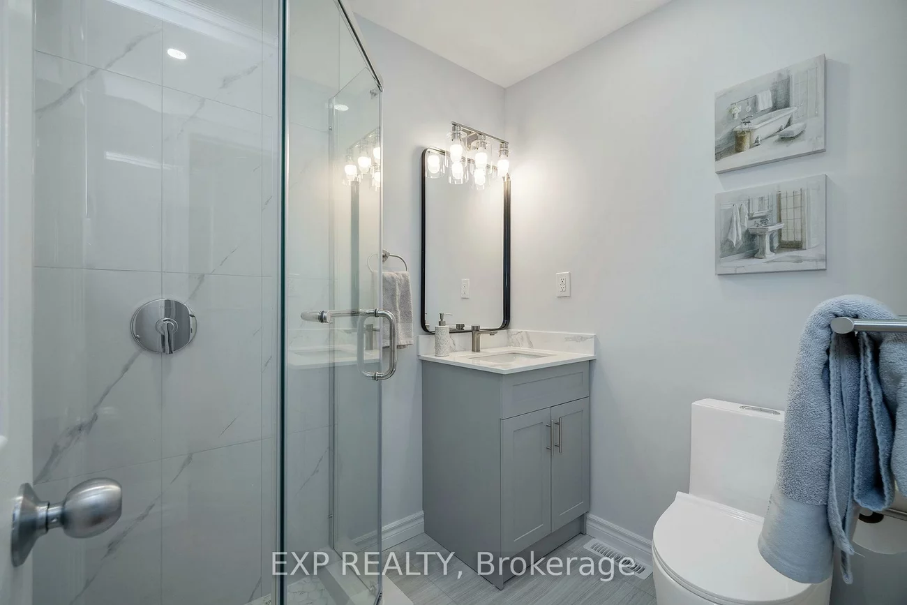 760, Ashprior, Hurontario, Mississauga