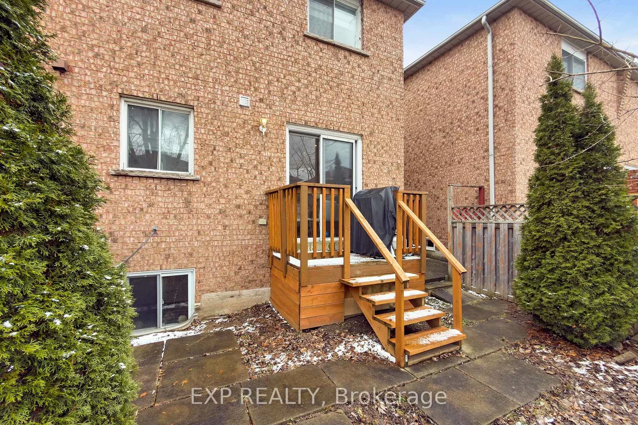 760, Ashprior, Hurontario, Mississauga