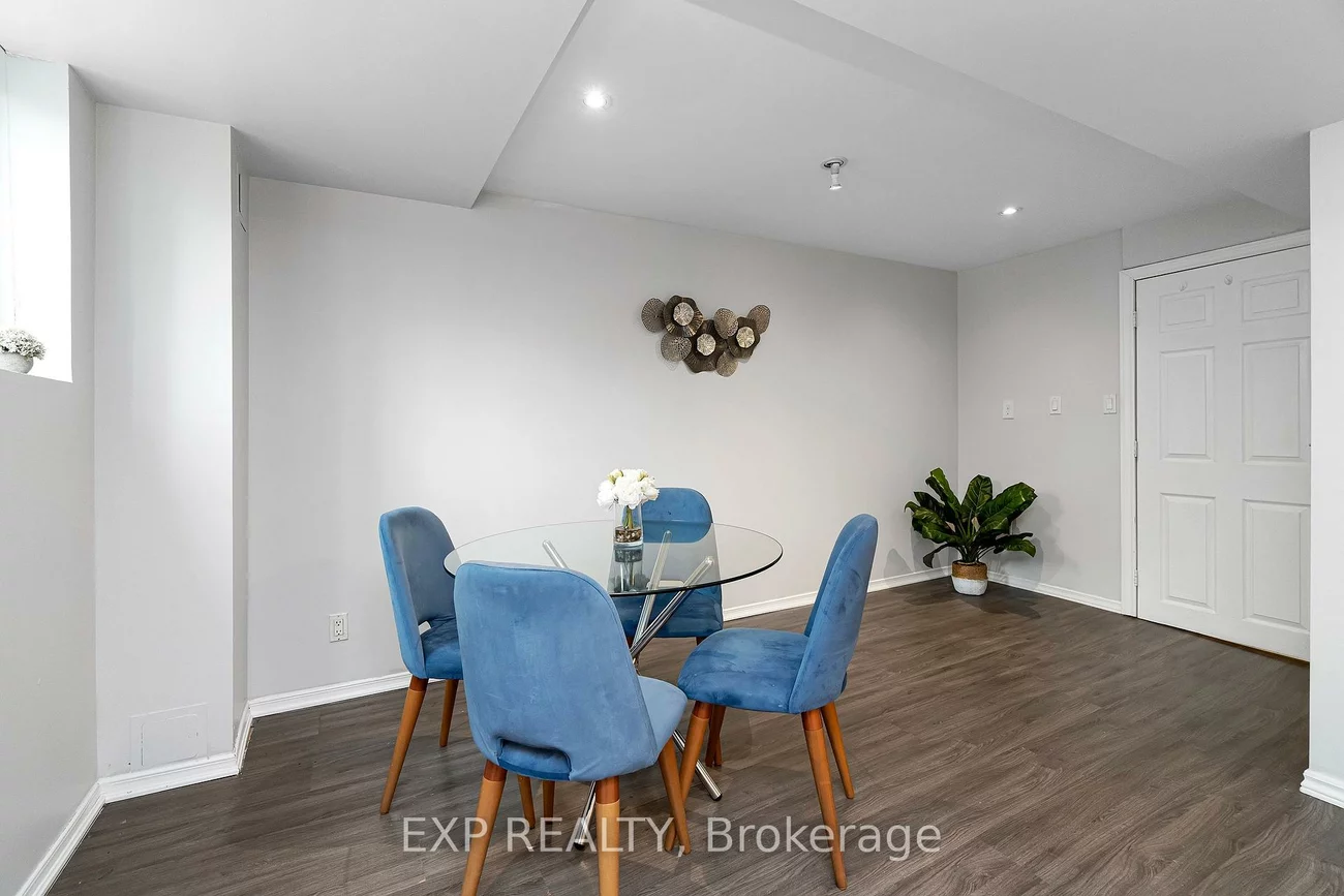 760, Ashprior, Hurontario, Mississauga