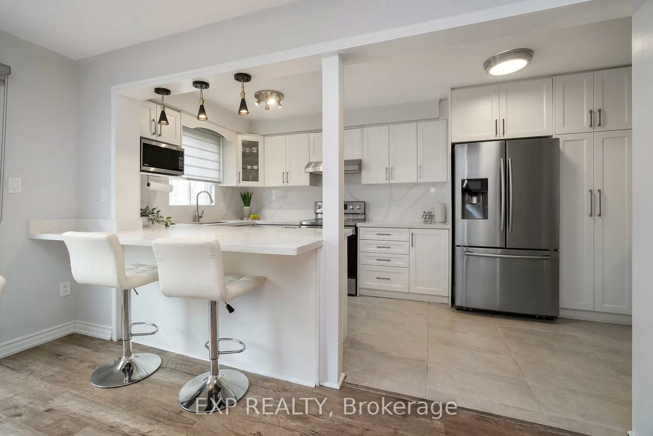 760, Ashprior, Hurontario, Mississauga