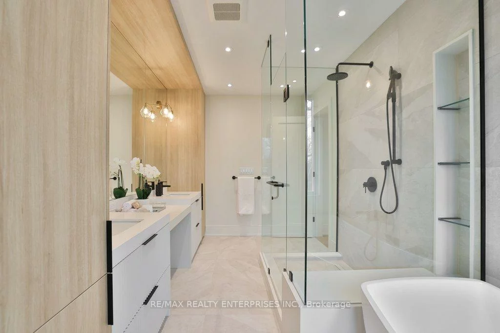 202, Queen, Port Credit, Mississauga