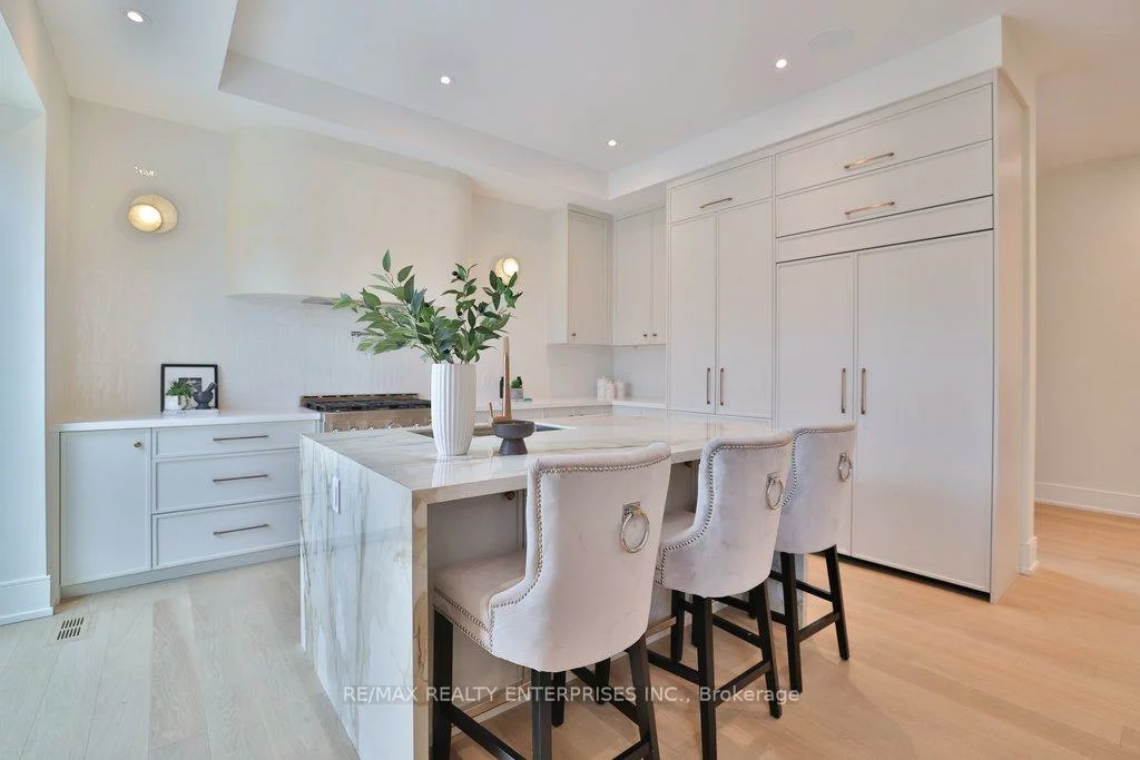 202, Queen, Port Credit, Mississauga