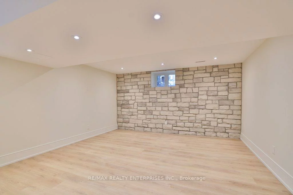 202, Queen, Port Credit, Mississauga