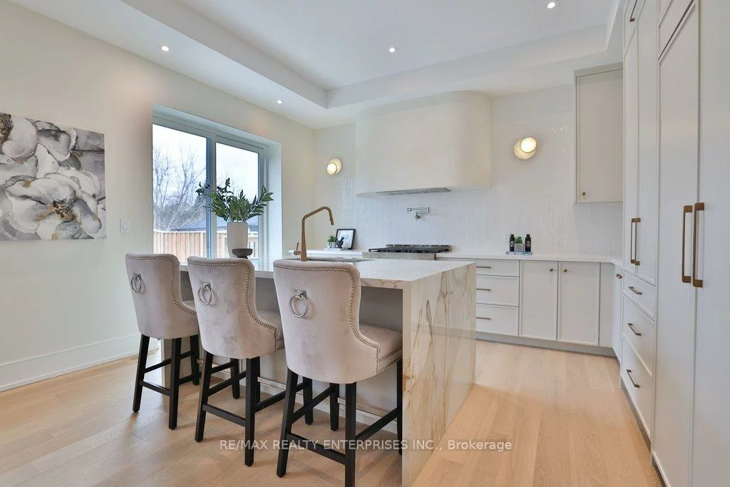 202, Queen, Port Credit, Mississauga