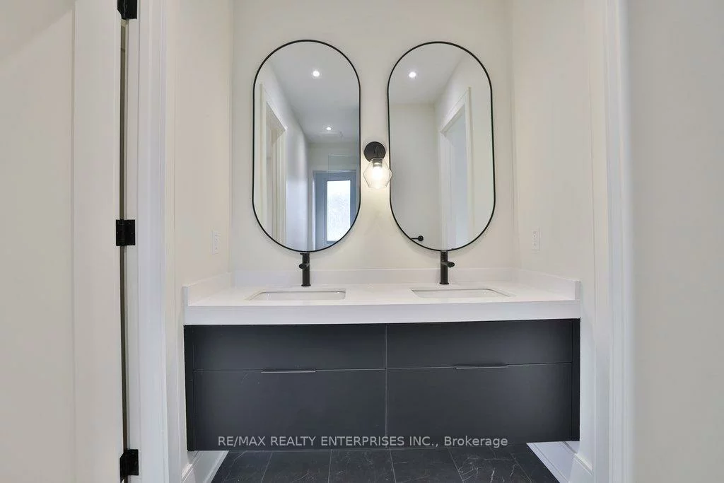 202, Queen, Port Credit, Mississauga