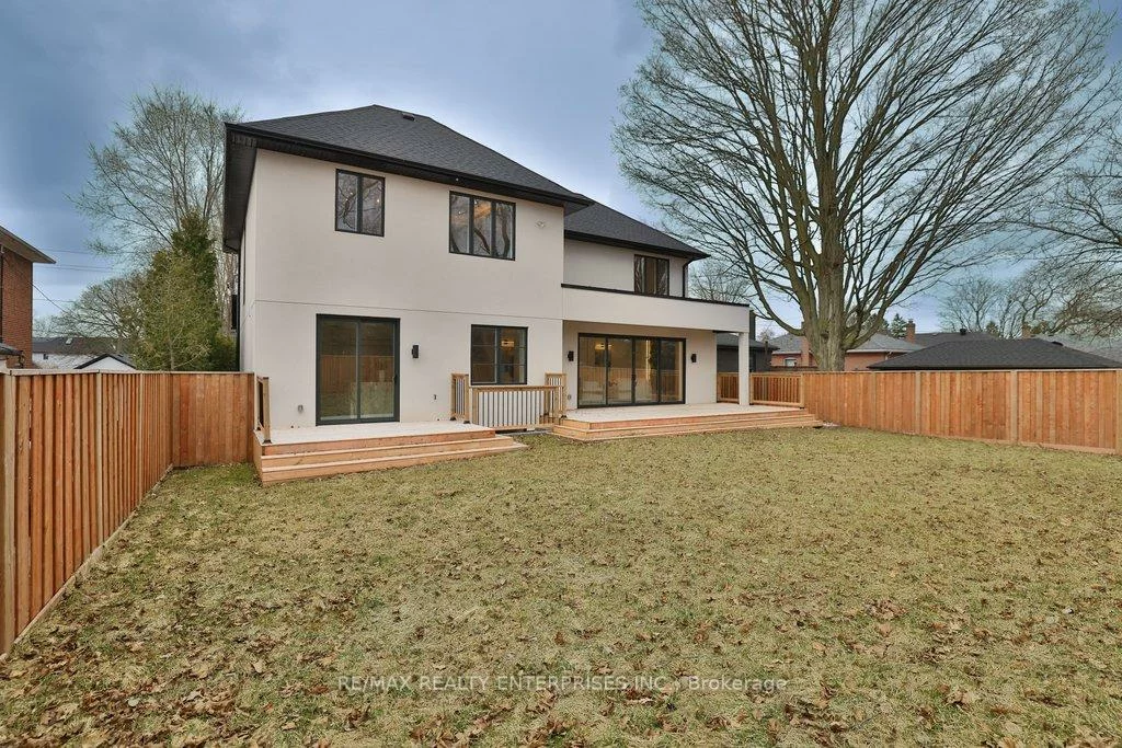 202, Queen, Port Credit, Mississauga