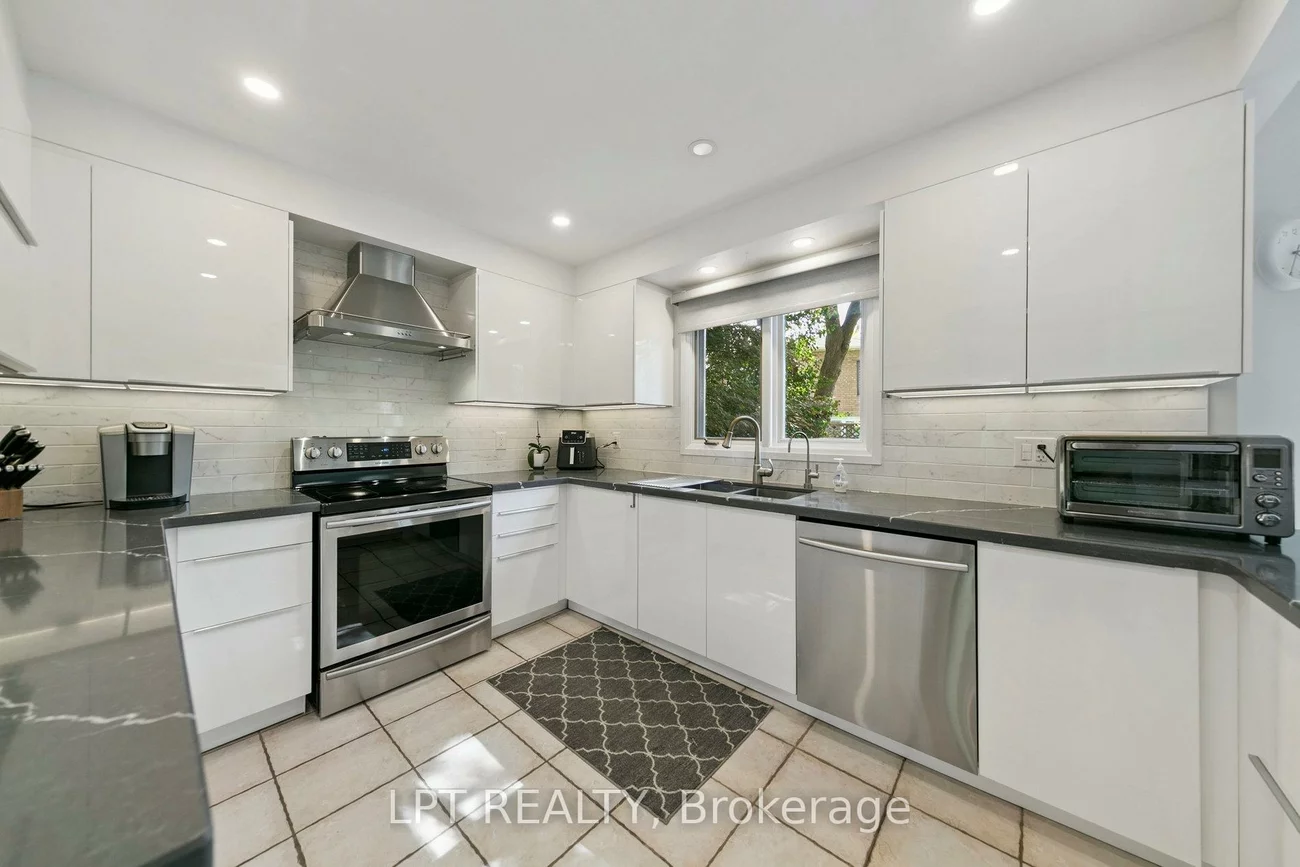 1823, The Chase, Central Erin Mills, Mississauga