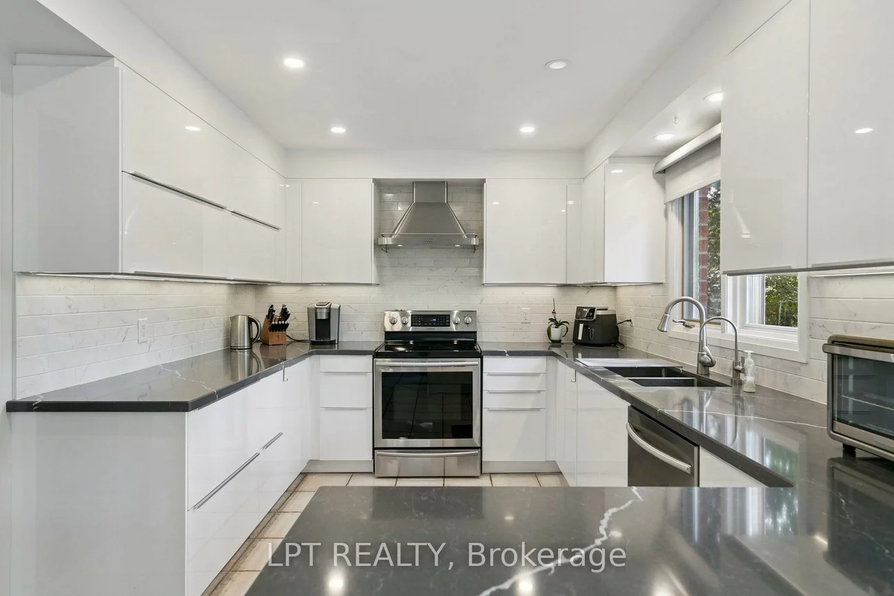 1823, The Chase, Central Erin Mills, Mississauga