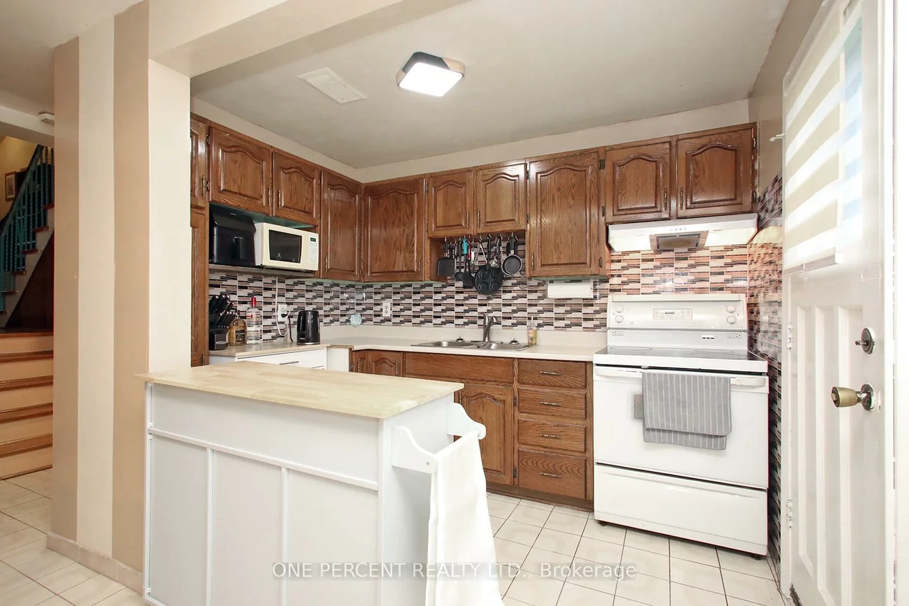 3074, Merritt, Malton, Mississauga