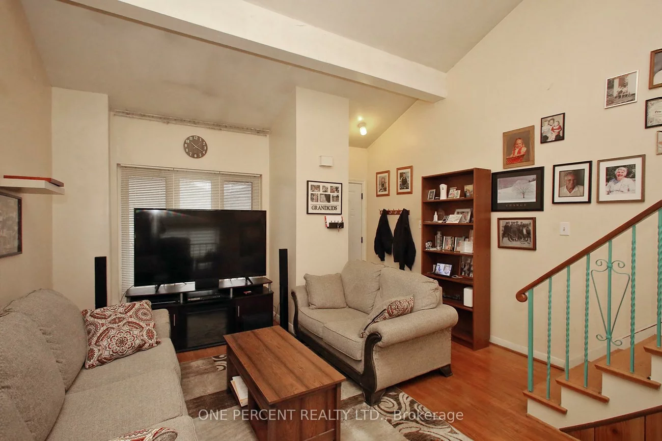3074, Merritt, Malton, Mississauga