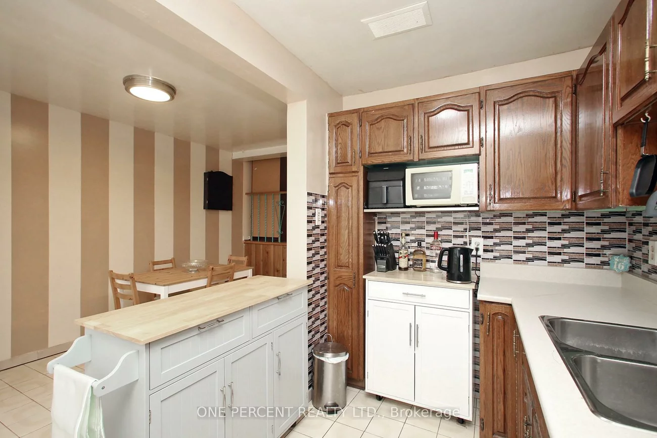 3074, Merritt, Malton, Mississauga