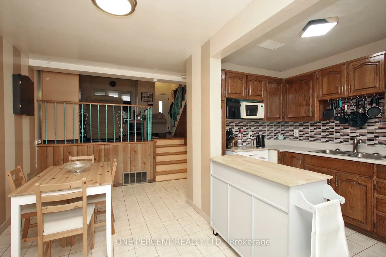 3074, Merritt, Malton, Mississauga
