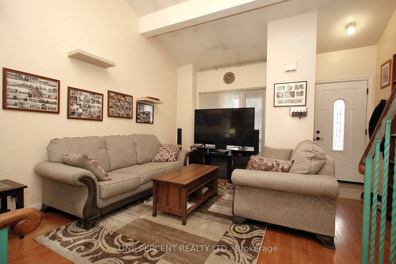 3074, Merritt, Malton, Mississauga