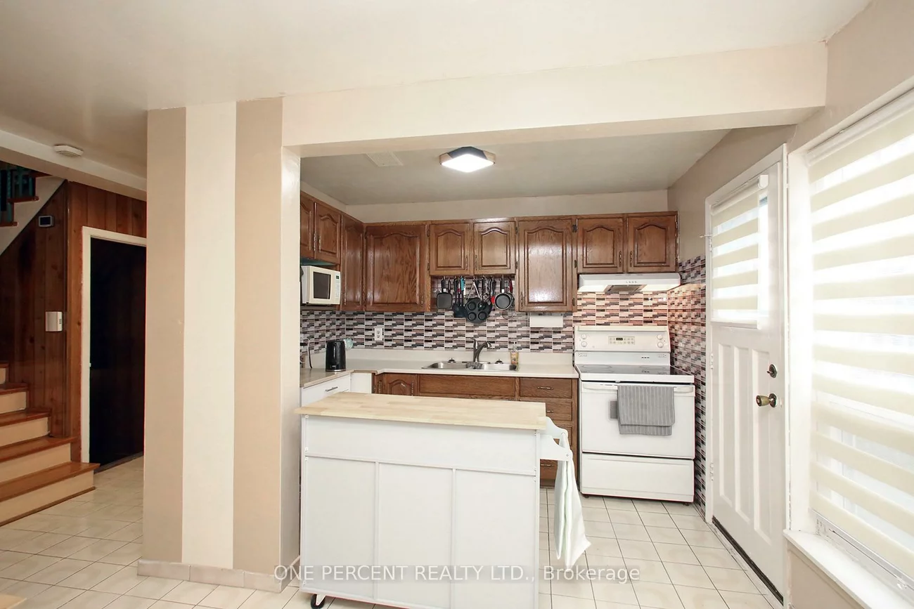 3074, Merritt, Malton, Mississauga