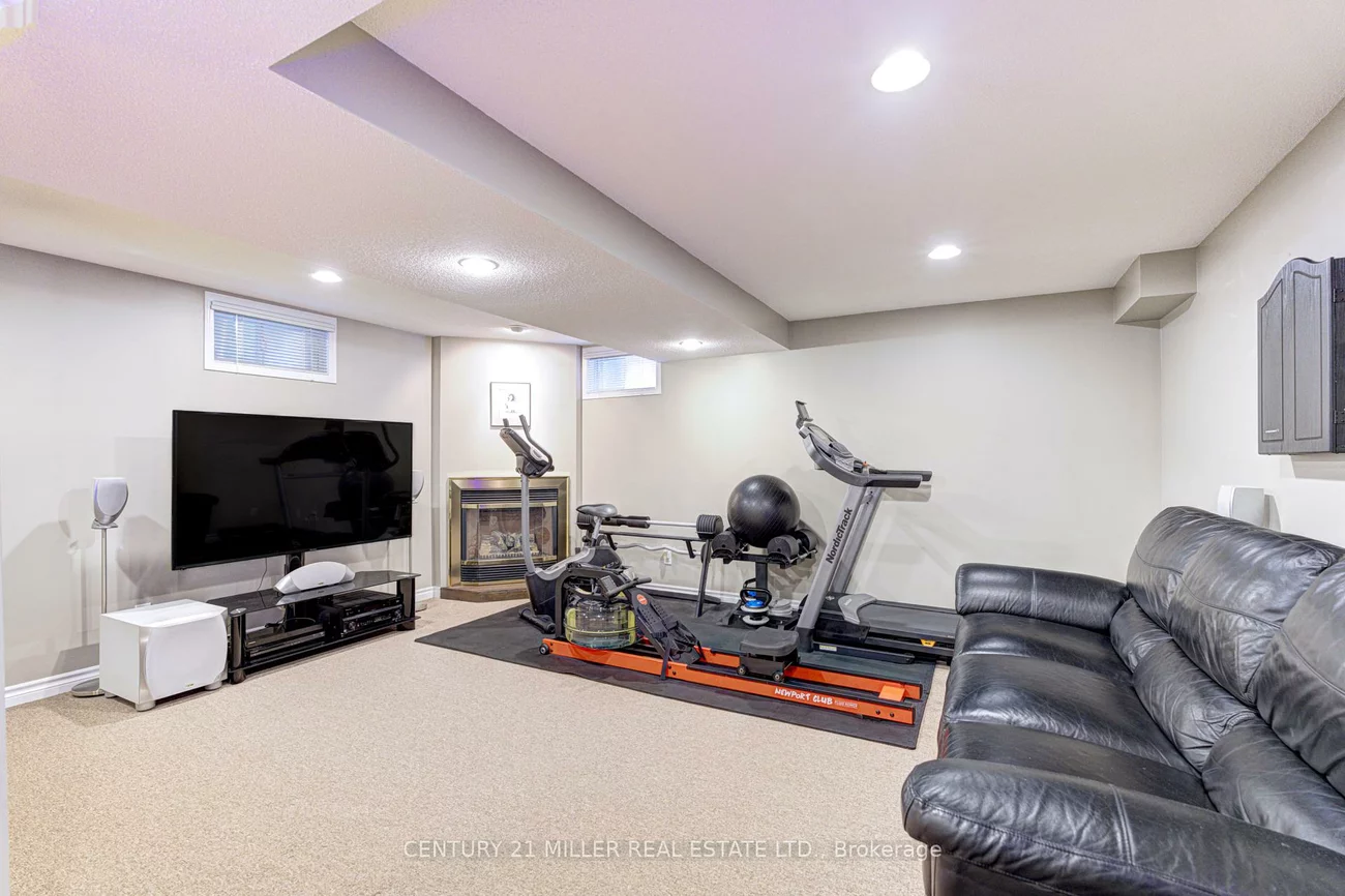 614, Leatherleaf, Hurontario, Mississauga