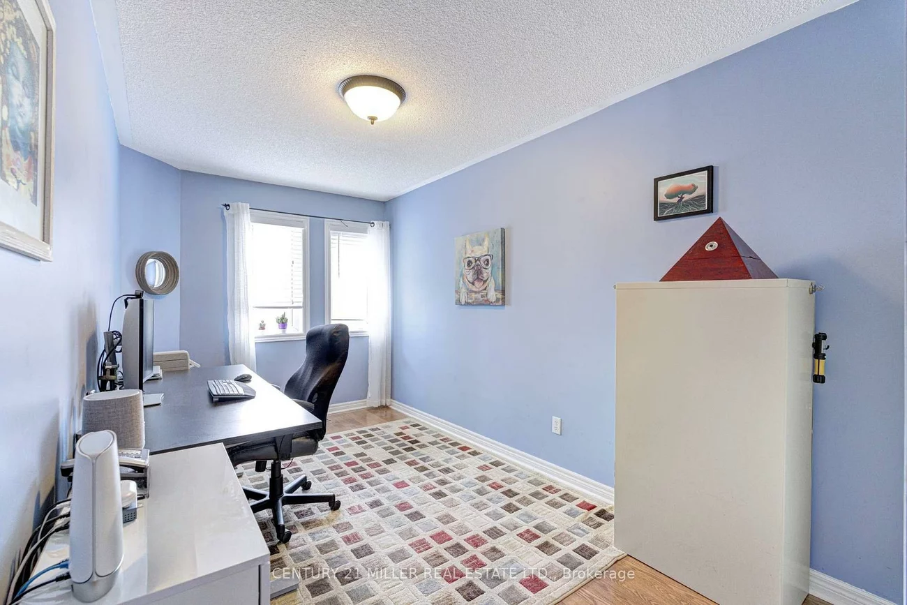 614, Leatherleaf, Hurontario, Mississauga