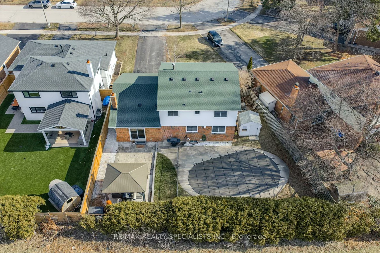 2368, Pyramid, Sheridan, Mississauga