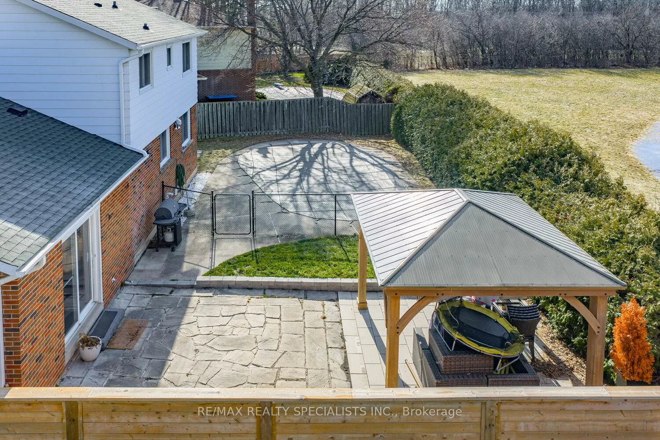 2368, Pyramid, Sheridan, Mississauga