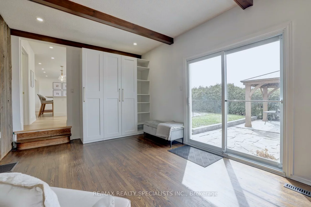 2368, Pyramid, Sheridan, Mississauga