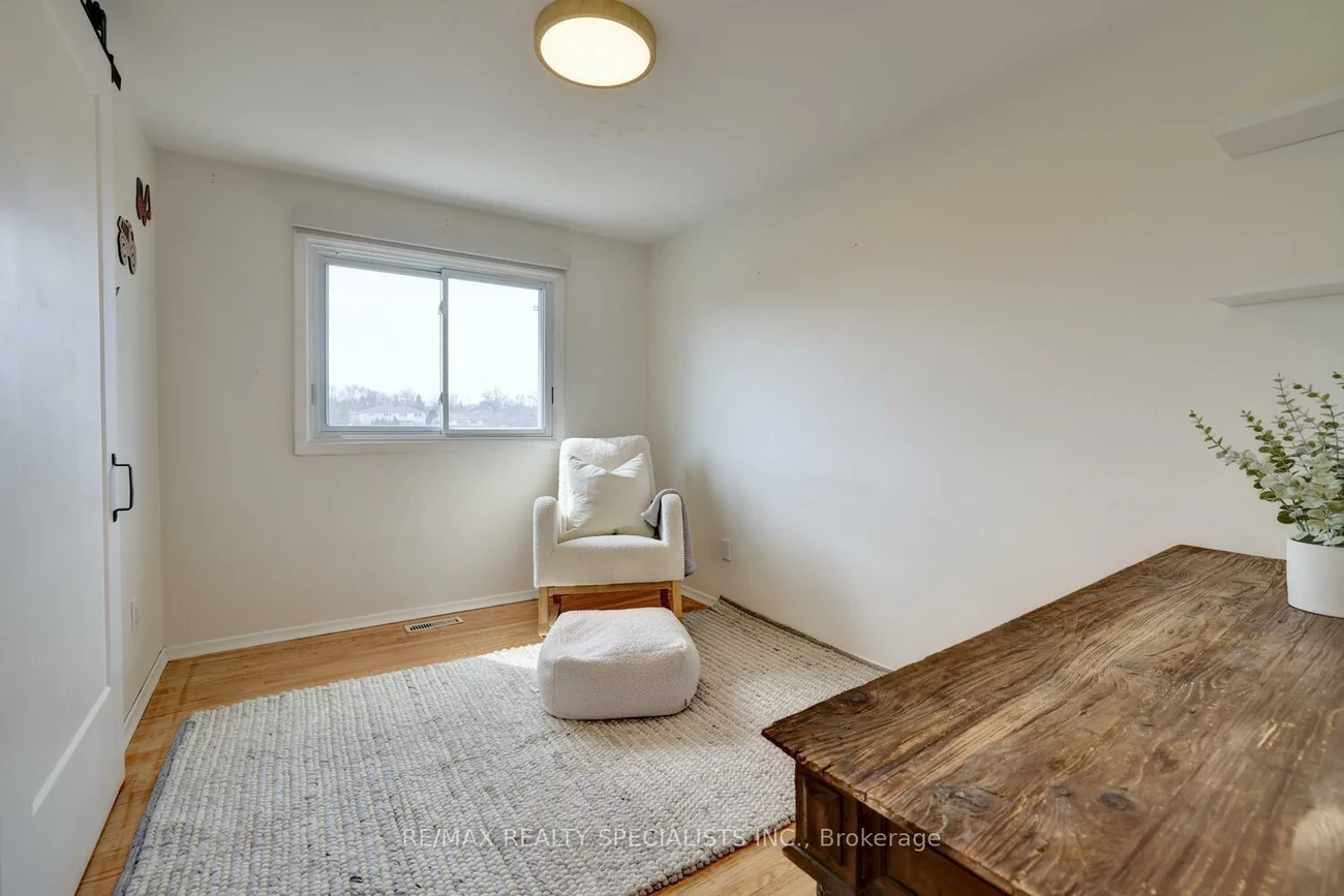 2368, Pyramid, Sheridan, Mississauga