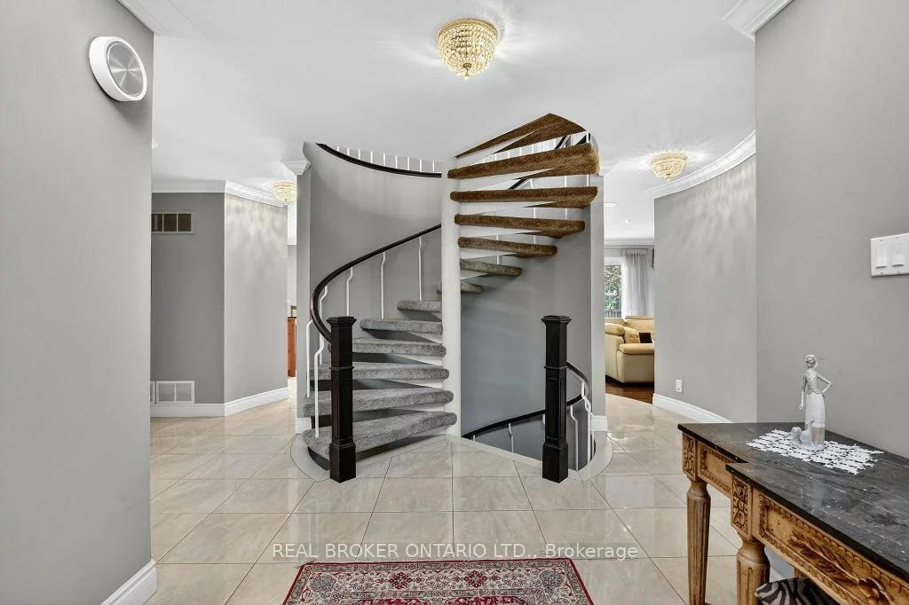 2145, Oneida, Erindale, Mississauga