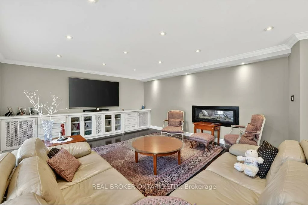 2145, Oneida, Erindale, Mississauga