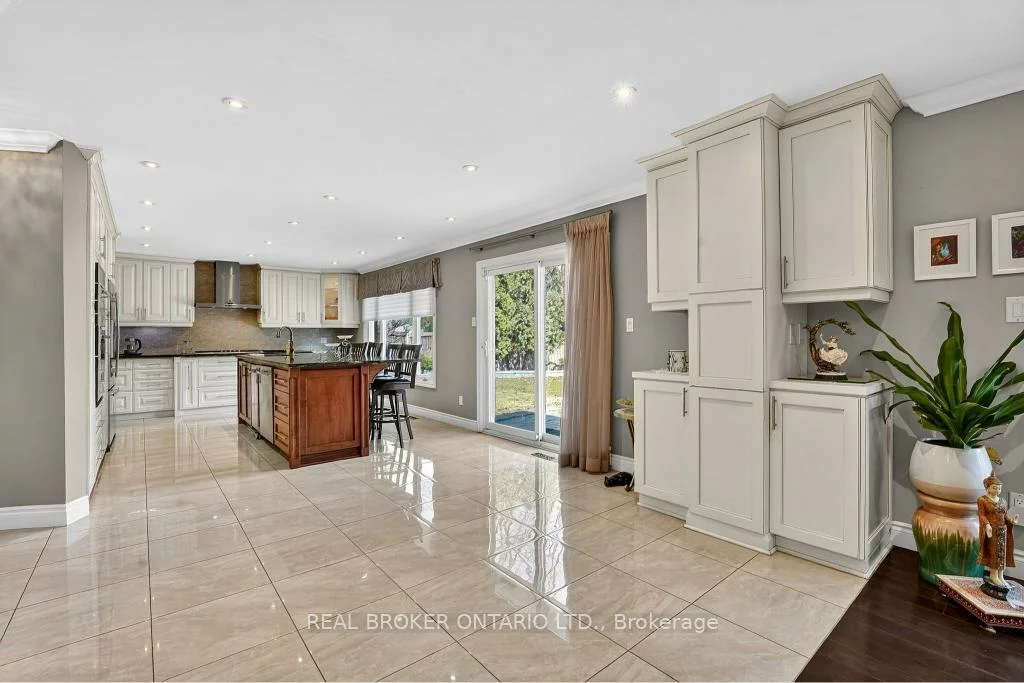 2145, Oneida, Erindale, Mississauga