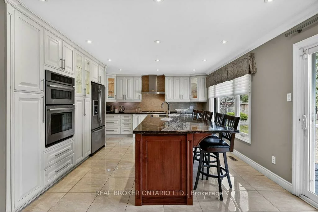 2145, Oneida, Erindale, Mississauga