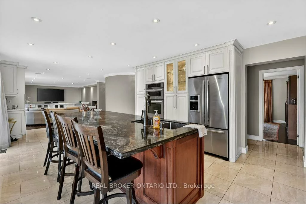 2145, Oneida, Erindale, Mississauga