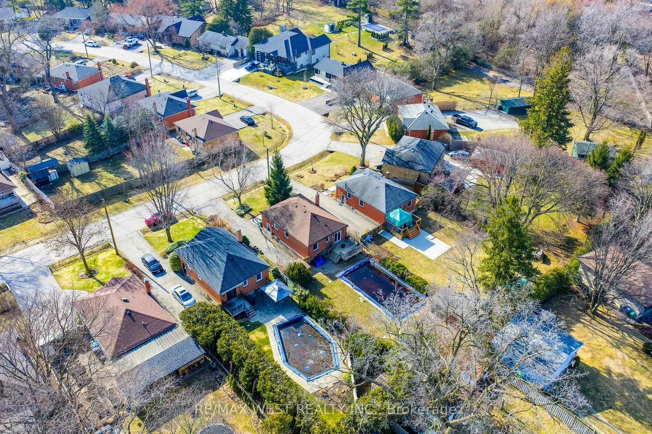 559, Drymen, Mineola, Mississauga