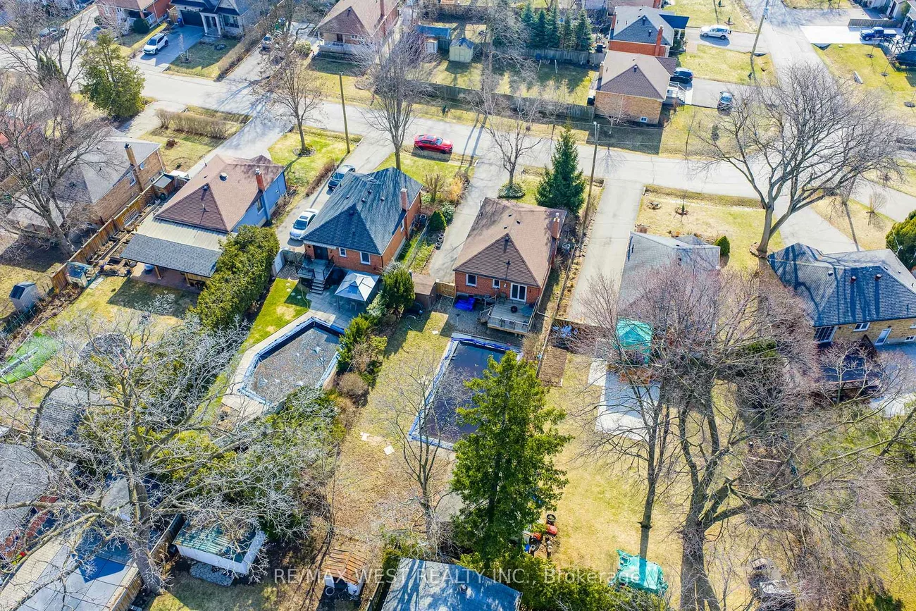 559, Drymen, Mineola, Mississauga