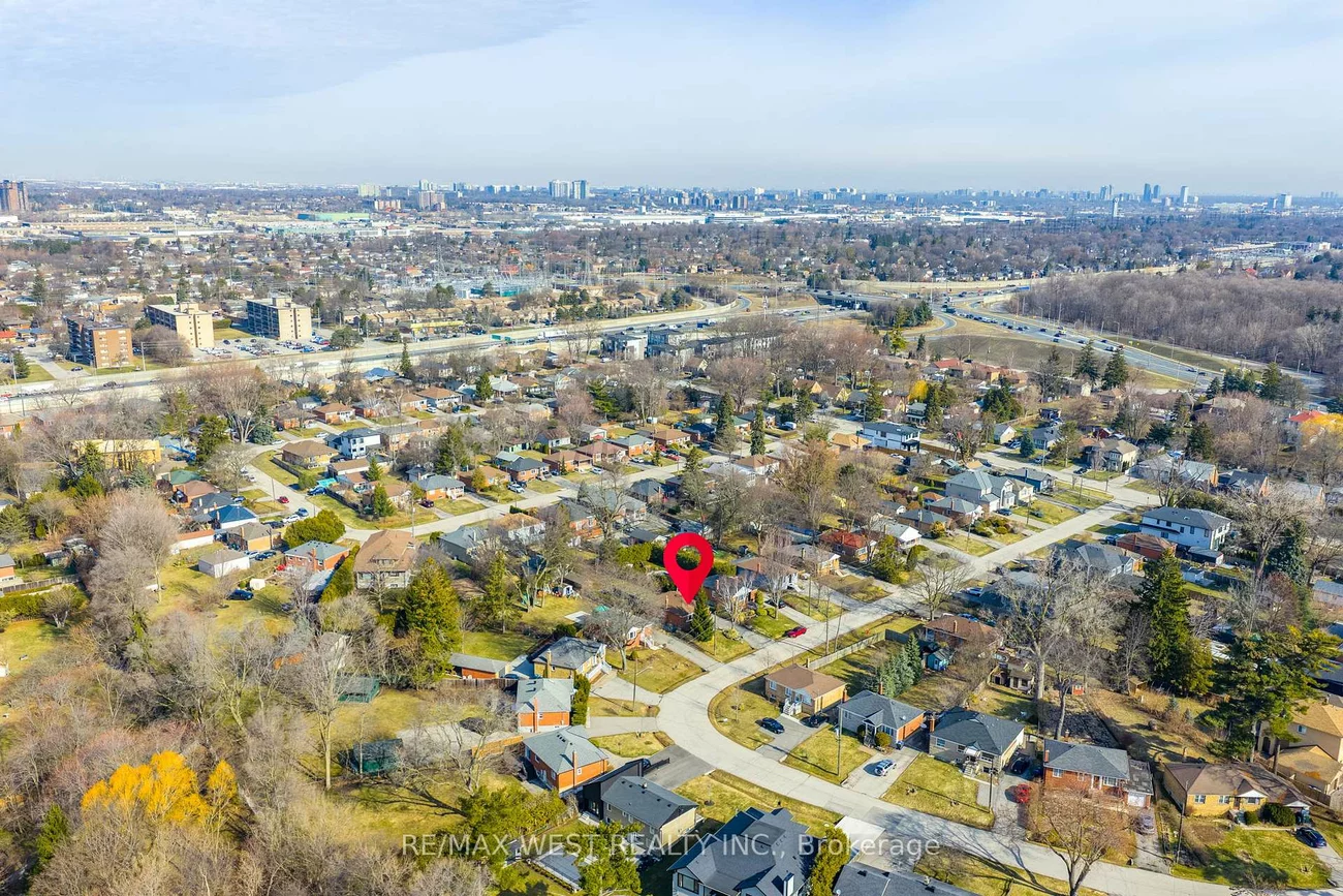 559, Drymen, Mineola, Mississauga