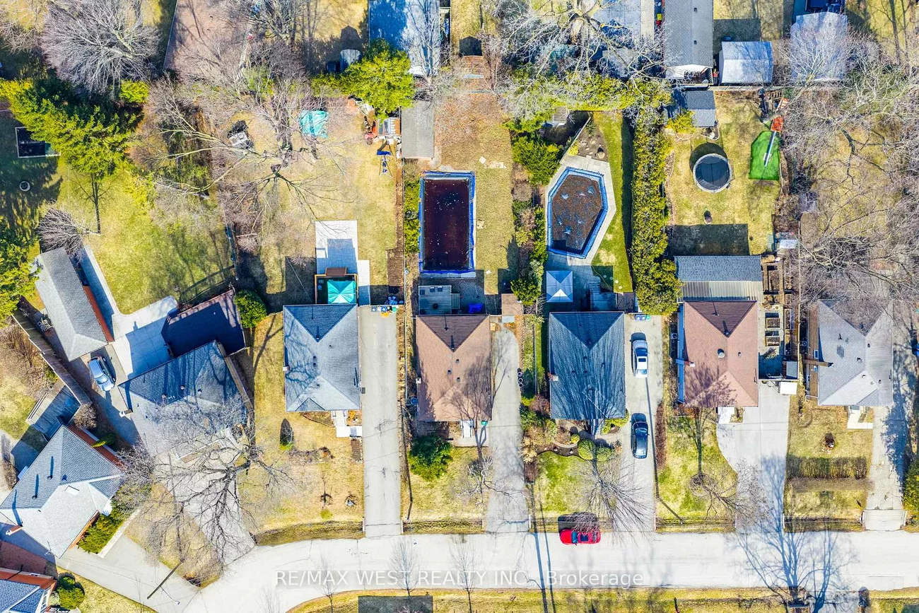 559, Drymen, Mineola, Mississauga