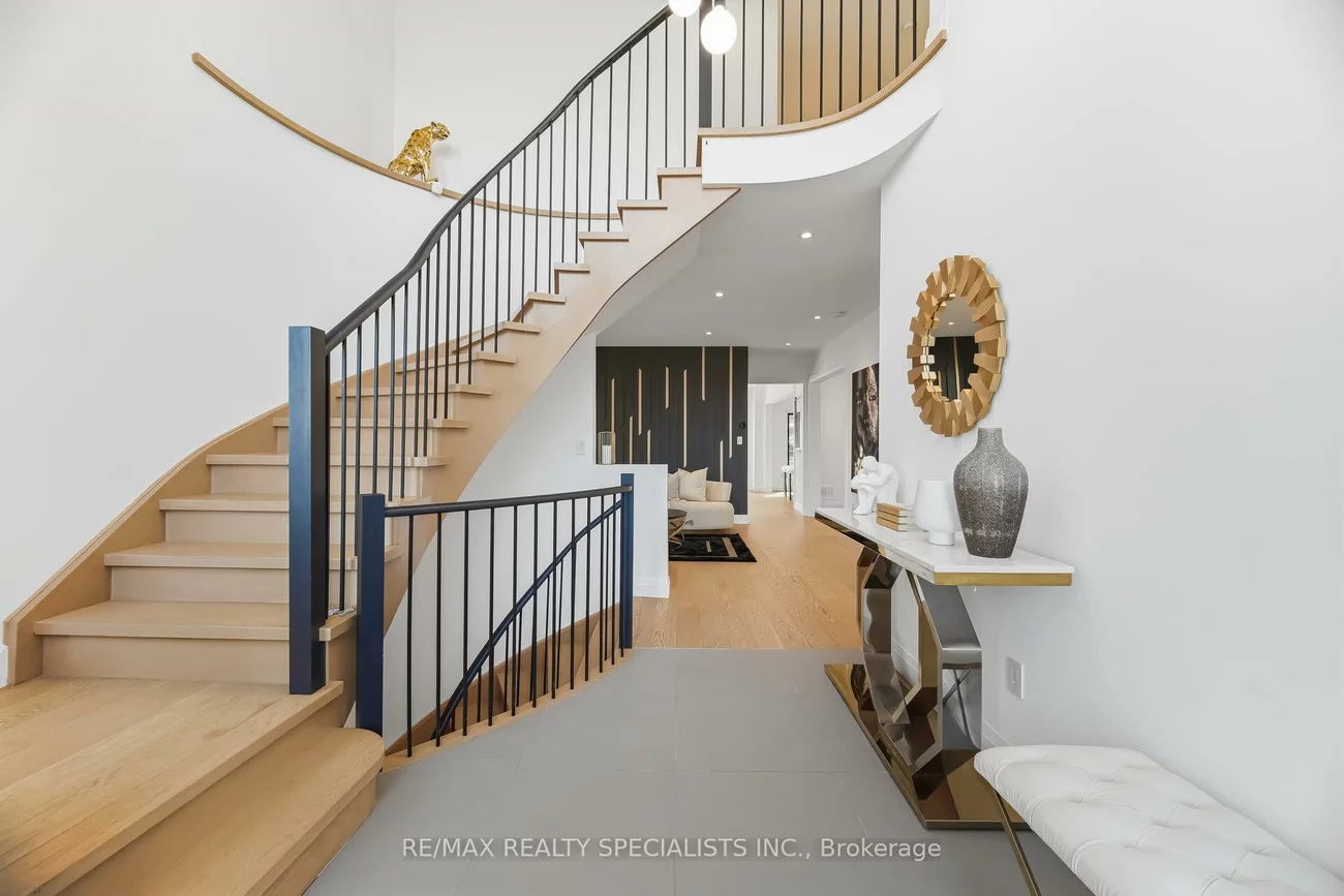 304, Barondale, Hurontario, Mississauga