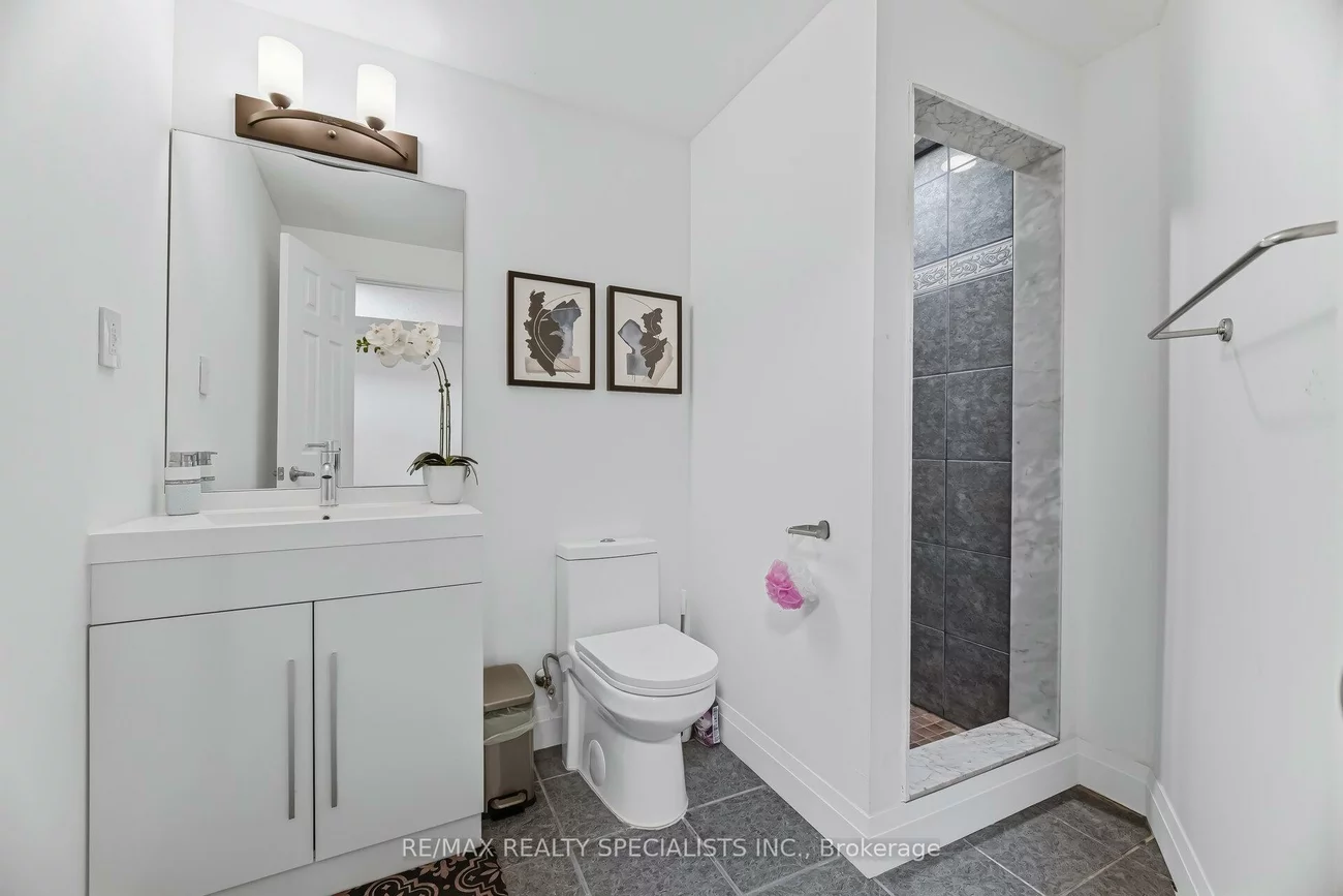 304, Barondale, Hurontario, Mississauga