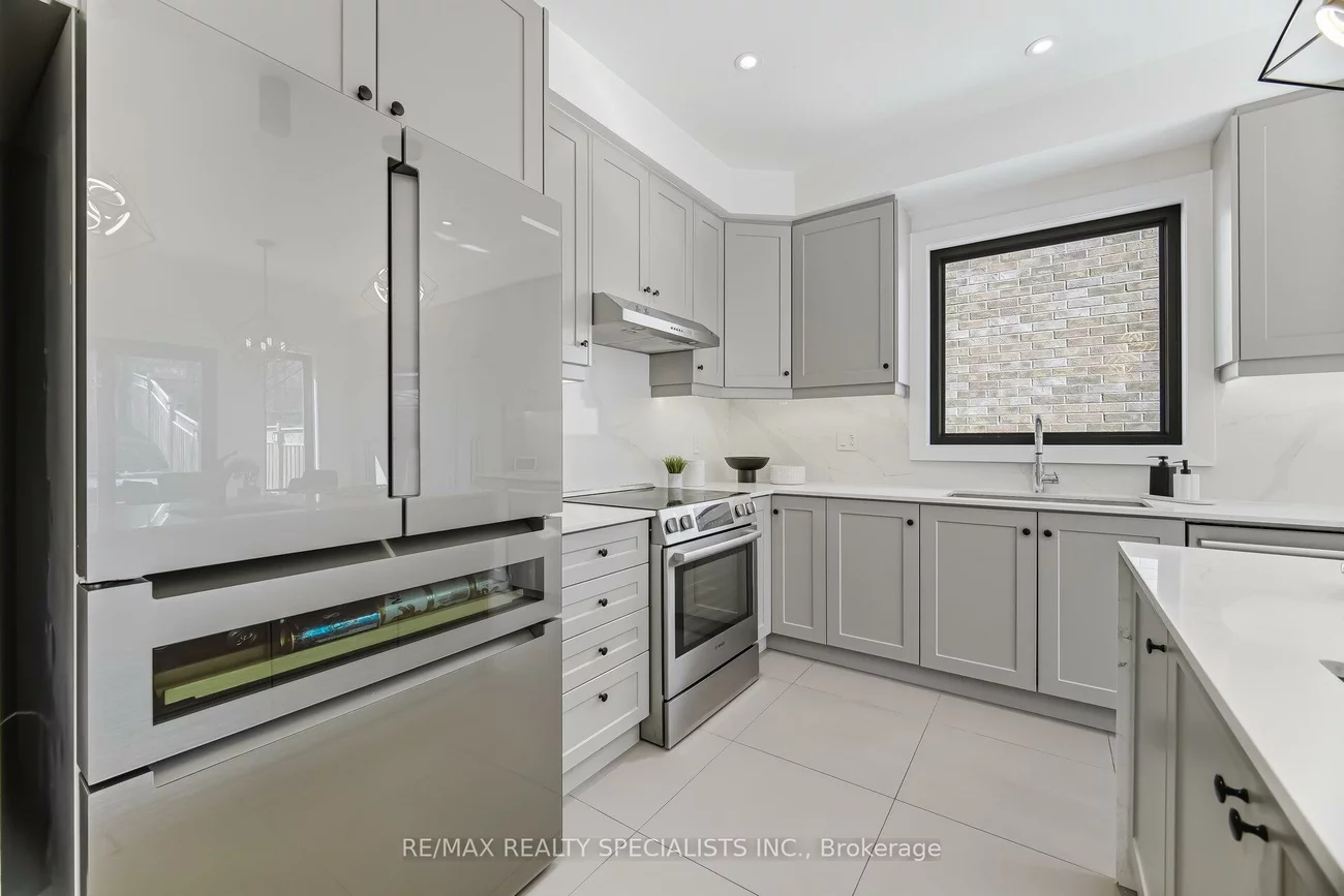 304, Barondale, Hurontario, Mississauga