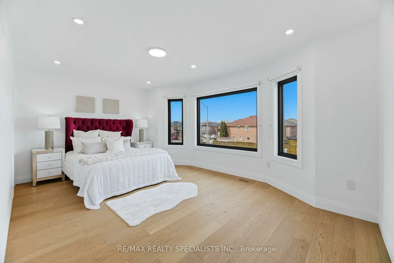 304, Barondale, Hurontario, Mississauga